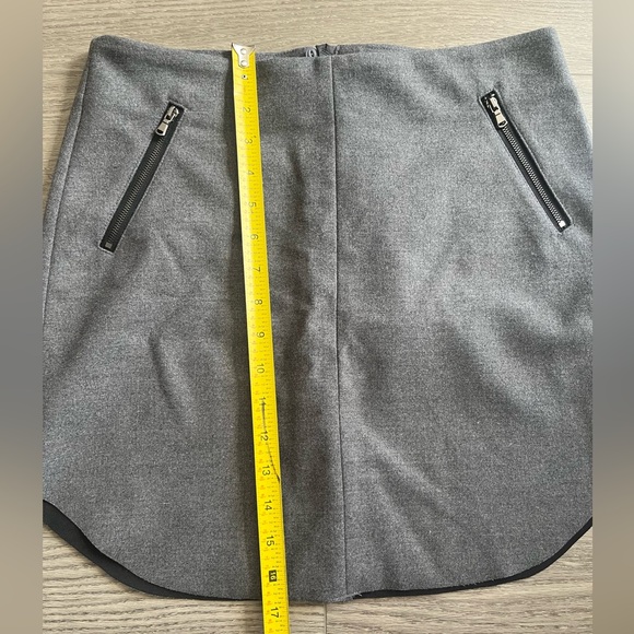 NWT Forever 21 Grey Zipper Accent Mini Skirt Size Medium - Picture 7 of 11